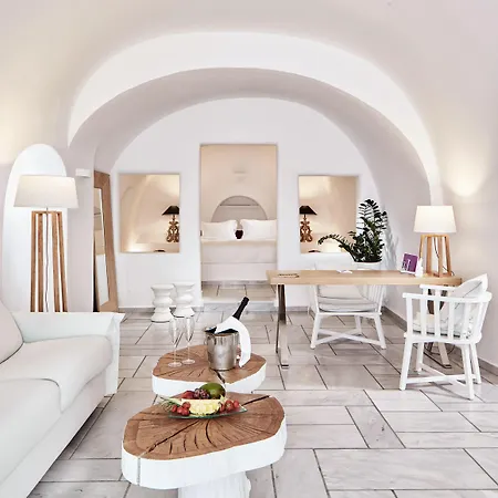 Charisma Oia (Santorini)