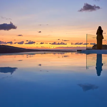 Charisma * Oia (Santorini)