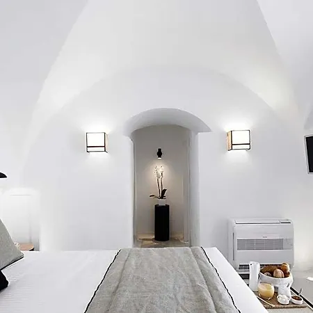 Charisma (adults Only) Oia